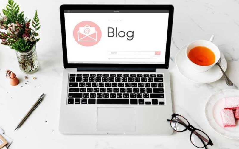 ¿Por qué tener un blog en una página web? 5 Razones